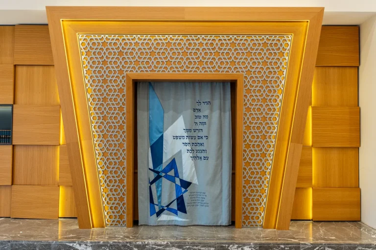 ריקי גרוזמן - עיצוב פנים ואדריכלות בתי כנסת-Synagogue,Aron Kodesh,Holy Ark,shul-פרויקט בית הצור והצוהר
